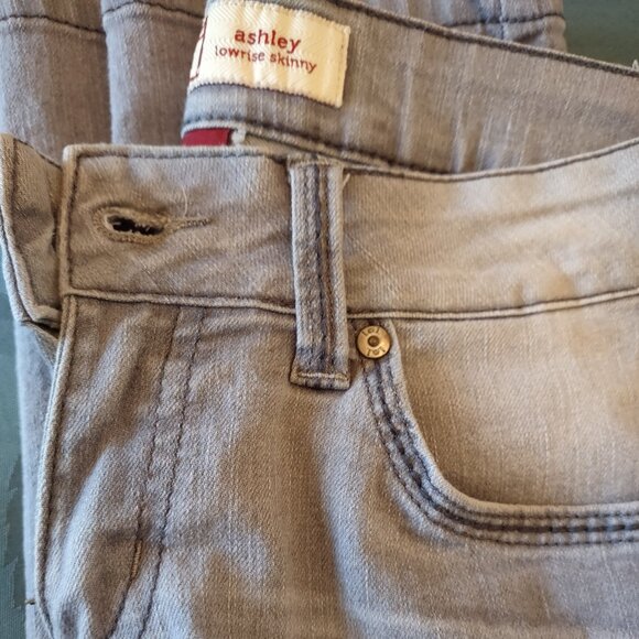 HOST PICK!!! Skinny jeans, soft grey wash. Size 5, 29"inseam. EUC - Picture 5 of 6